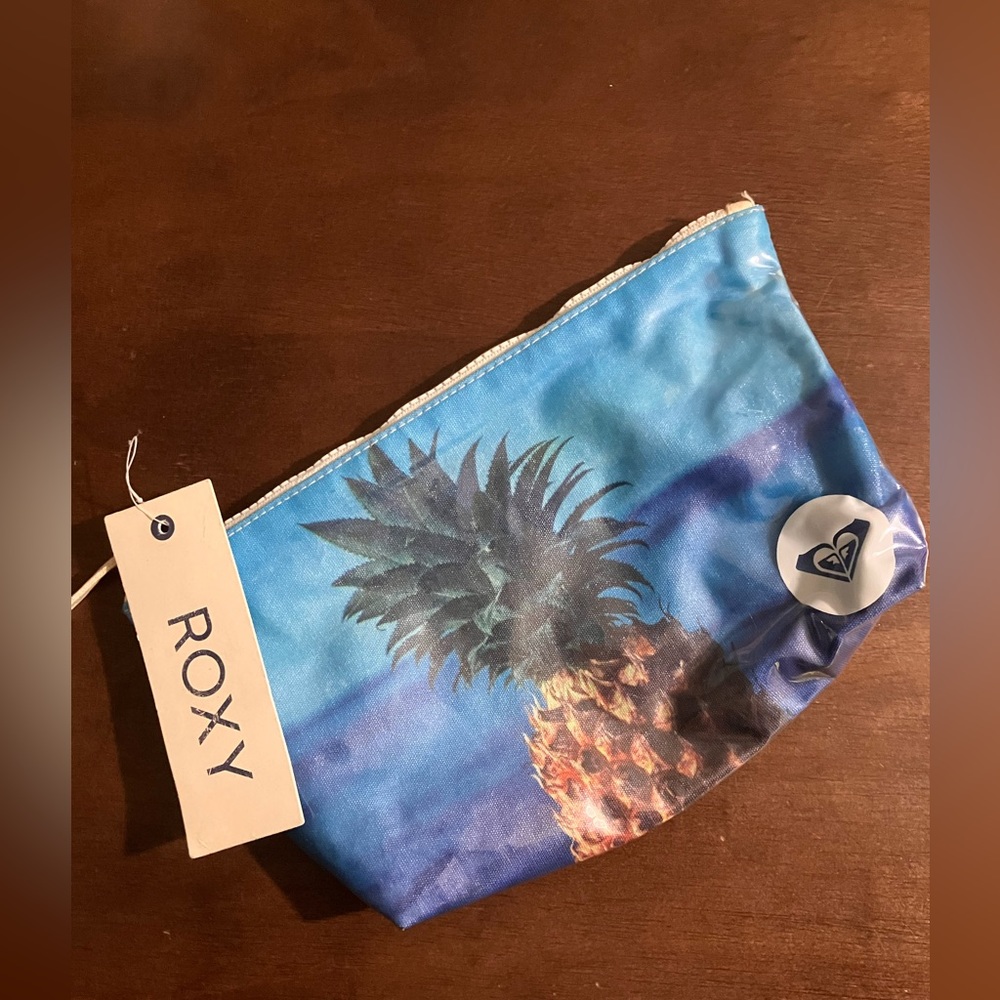 Roxy pineapple bikini bag